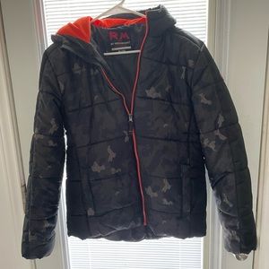 Boys camouflage coat. Used a few times. No tears or stains. Size XL